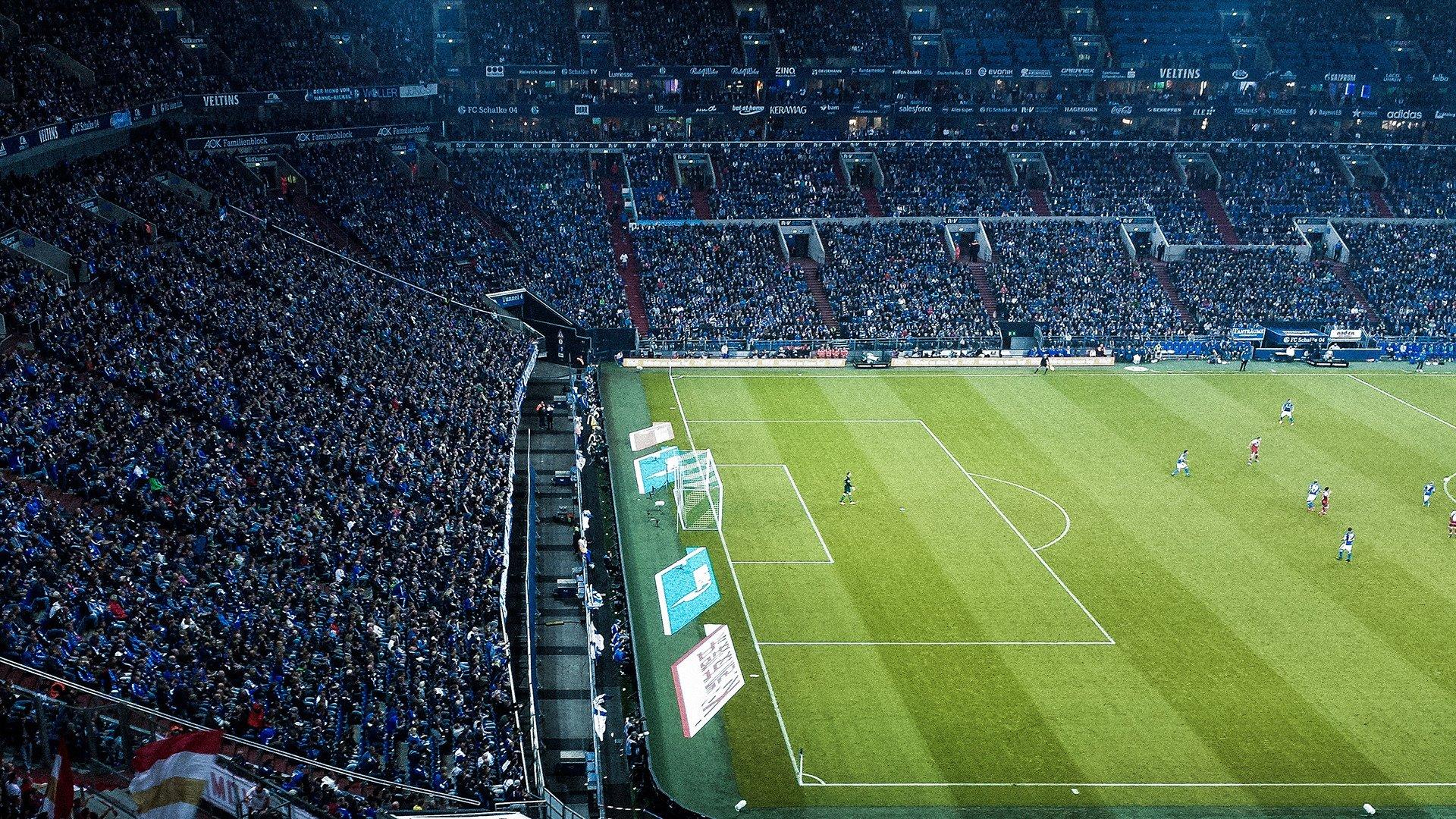 林良铭荣膺北京国安五月最佳球员 幸运球迷亲手颁奖见证荣耀时刻