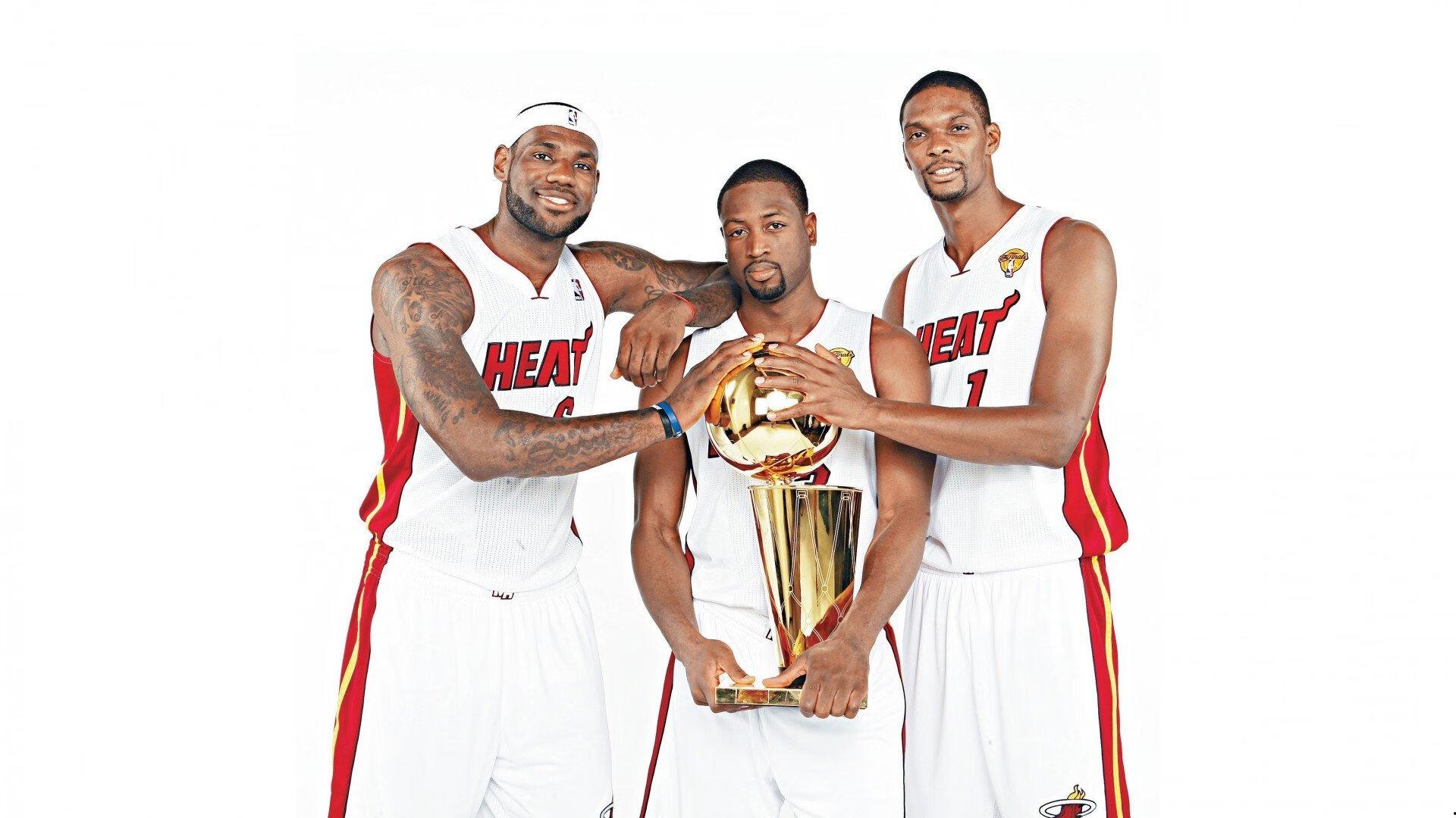 NBA交易风云，艾顿争夺战升温，湖人雄鹿展开战略博弈